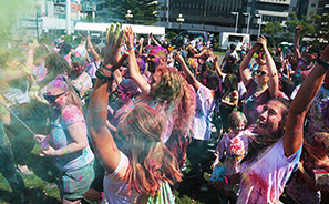 Holli Festival of Colour :  Photos : Richard Moore : Photographer